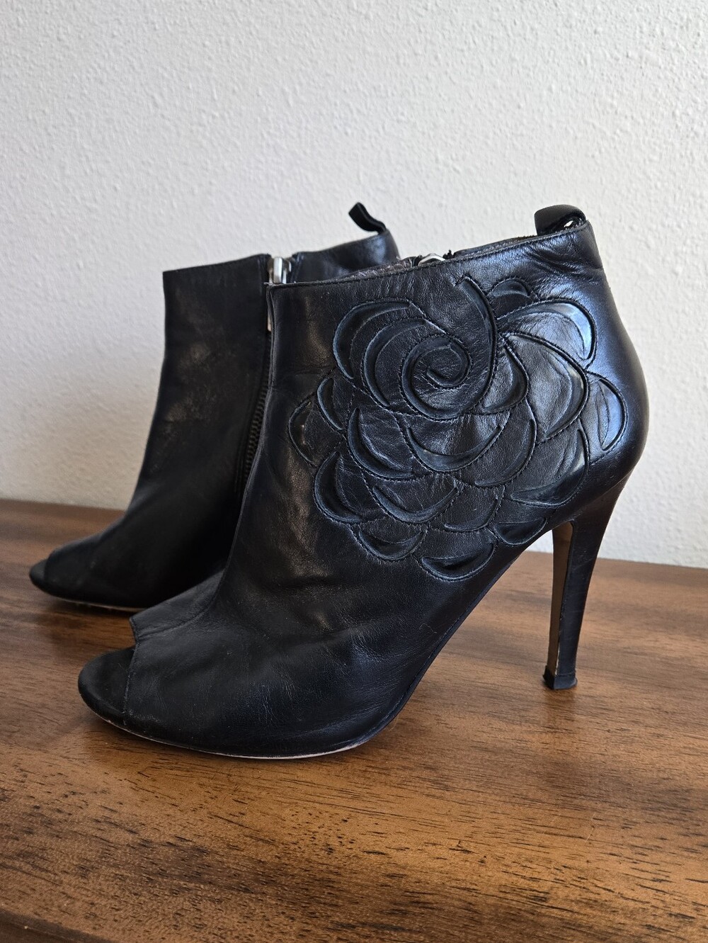 Vince Camuto Sarita Peep Toe Booties Size 7.5 Black Leather Embossed Flower
